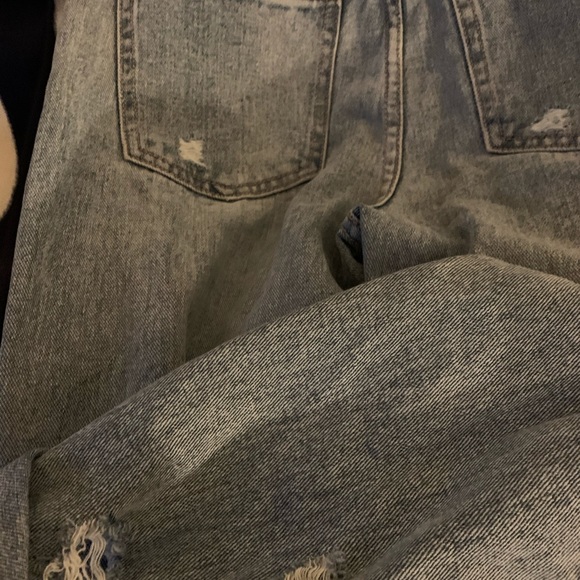 High Waisted Distressed Zara Jeans - Picture 3 of 5